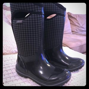 Bogs Plimsoll Houndstooth black boots, beautiful!